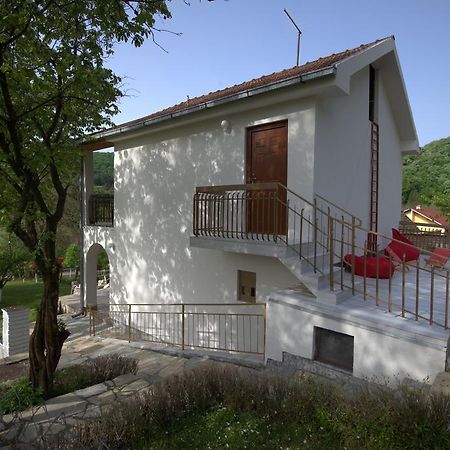 Apartment Honey And Milk Vrdnik Exterior photo